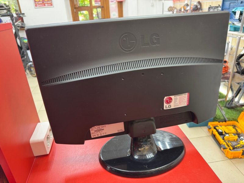 Монитор LG Flatron W2243S-PFV