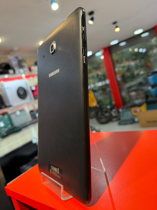 Планшет Samsung Galaxy Tab E 9.6 SM-T561