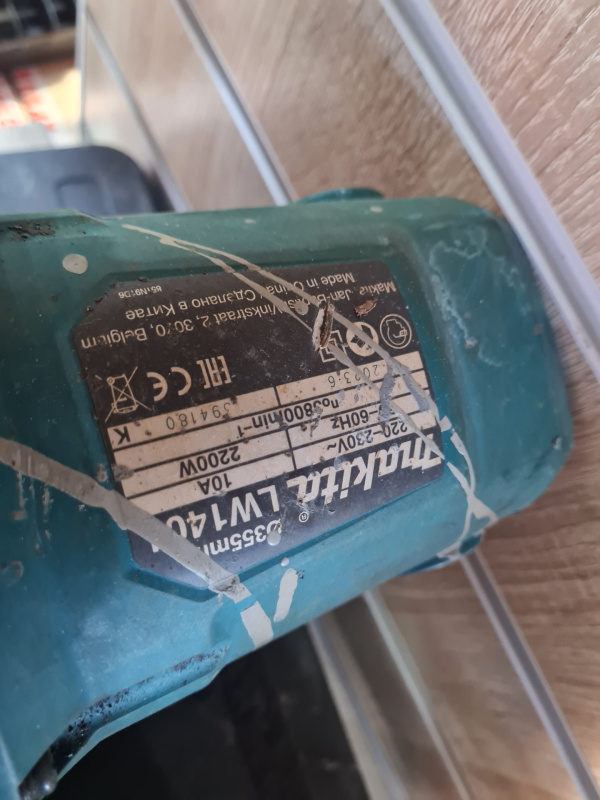 Циркулярная пила Makita lw1401